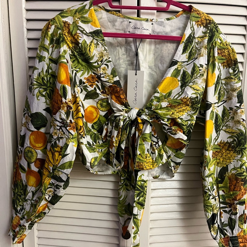 Cara Cara Angela Crop Top in Banana Print size 8 NWT - Picture 2 of 5
